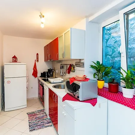 Canusa Apartament *