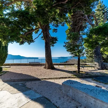 Apartament Canusa *