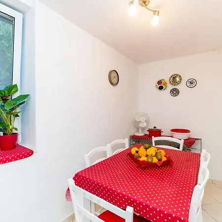 Canusa Apartmán *